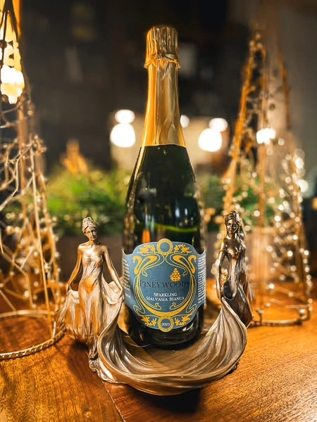2023 Sparkling Malvasia Bianca by Pineywoods Vineyard