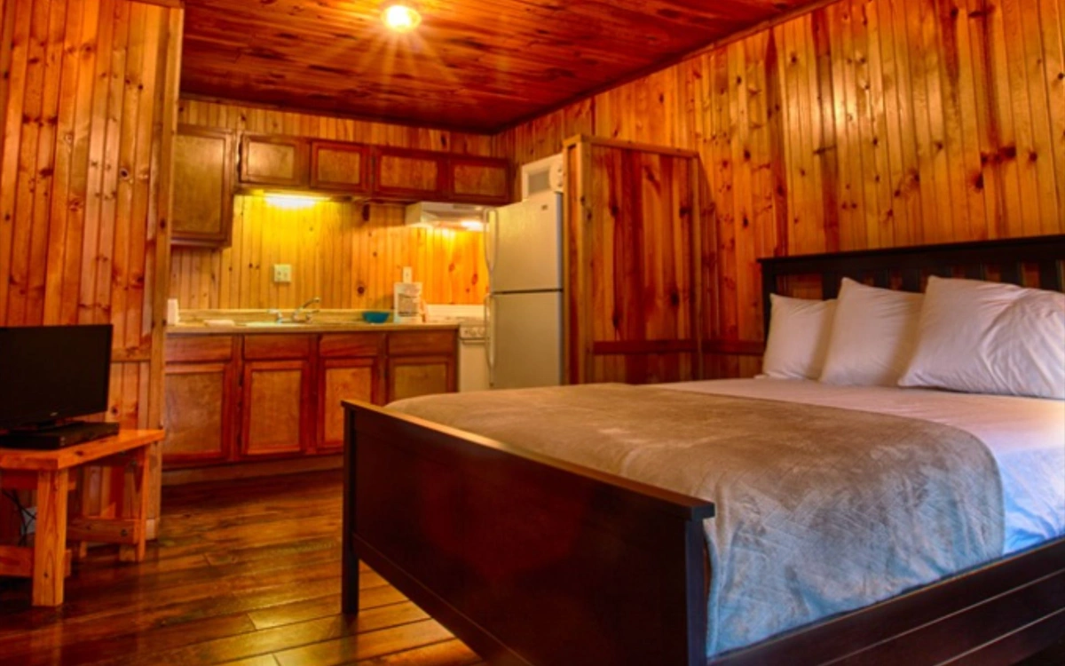 Stay near Pineywoods Vineyard - Sandals and Spurs