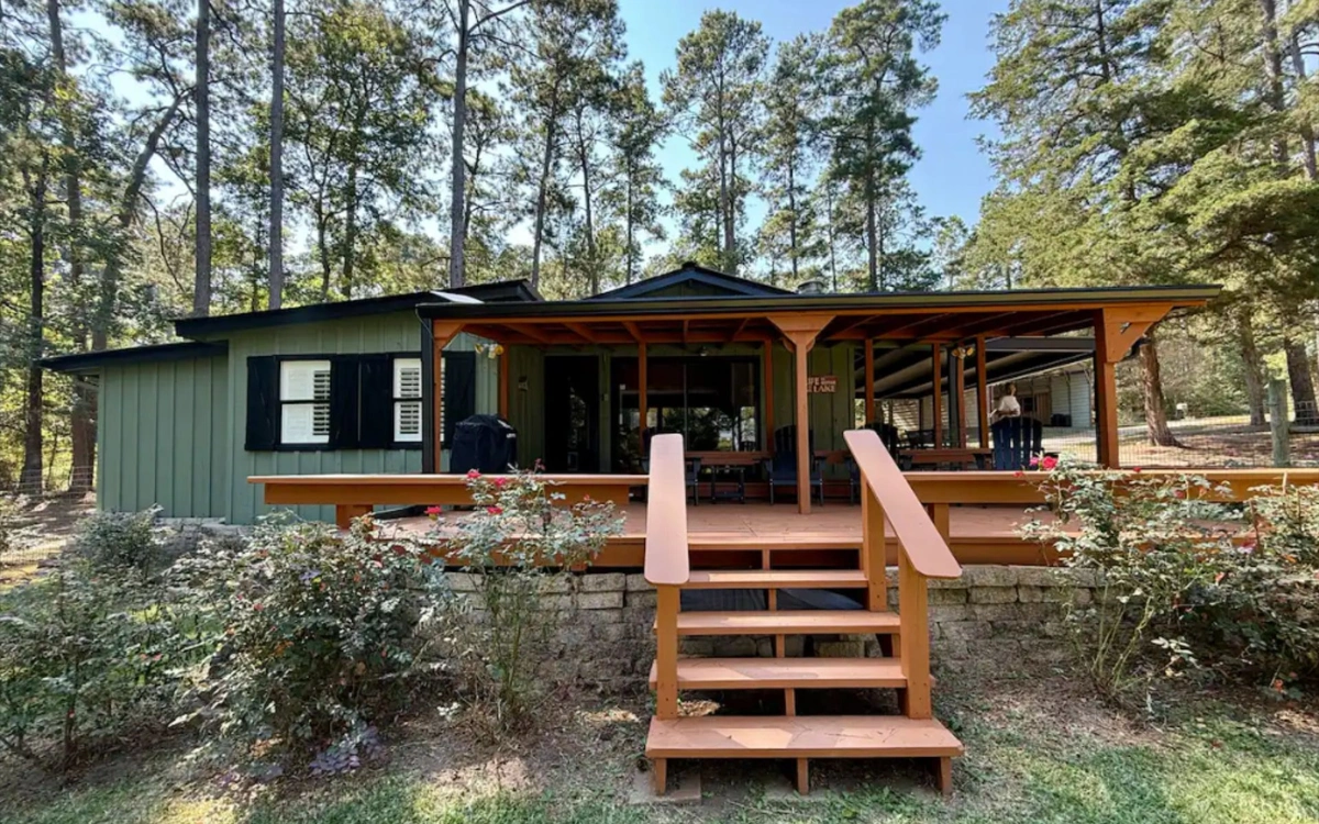 Stay near Pineywoods Vineyard - Toledo Bend Lake Record Lodge